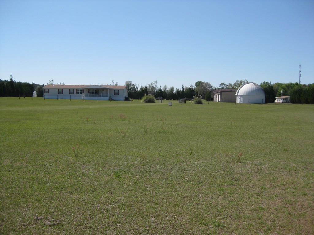 Former residence of Tom & Jeanie Clark at the edge of the Chiefland Observers Field. Copyright (c) 2013 Robert D. Vickers, Jr.