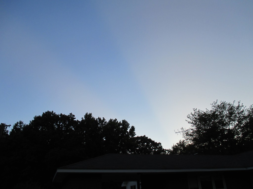 Sky-Wide Rays--looking west. Copyright (c) 2013 Robert D. Vickers, Jr.