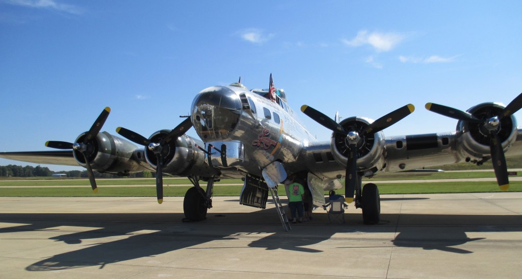 B17 Sentimental Journey - Copyright 2013 Robert D. Vickers, Jr.